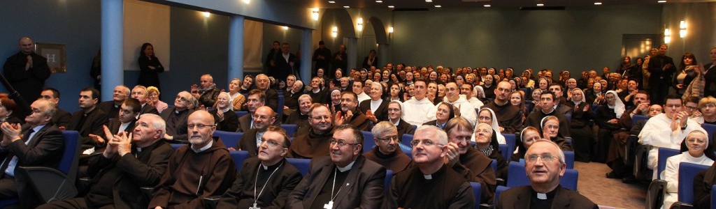 ZAVRŠNA SLAVLJA GODINE POSVEĆENOG ŽIVOTA -ZAGREB- ĐAKOVO ZAVRŠNA SLAVLJA GODINE POSVEĆENOG ŽIVOTA -ZAGREB- ĐAKOVO